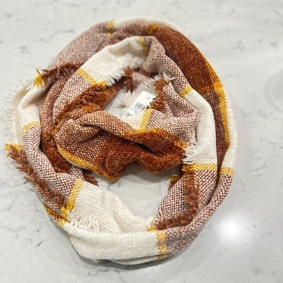 Charter Club Woven Chenille Loop Scarf, Brand New with tags🧣 - Picture 3 of 5